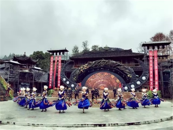 贵州-黄果树瀑布、荔波大小七孔、西江千户苗寨5日游
