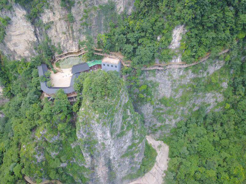 玻璃桥、天子山、猛洞河、 天门山、凤凰古城 纯玩4晚5日游F5